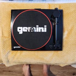 Turntable Gemini With Speakers