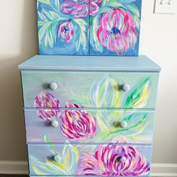 4 Drawers And Wall Paint 