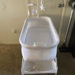 Delta Connect Bassinet 