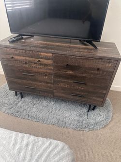 Rustic 6-Drawer Dresser with Metal Legs