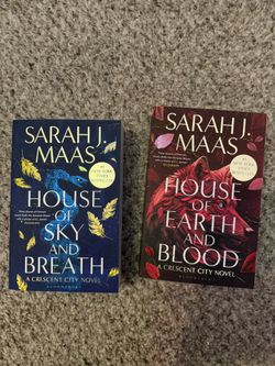 Sarah J. Maas Crescent City UK Covers