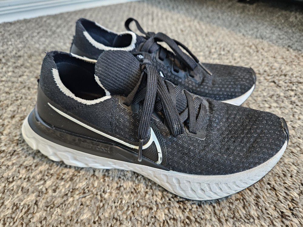 Nike React Running Shoes (Women's Size 6)
