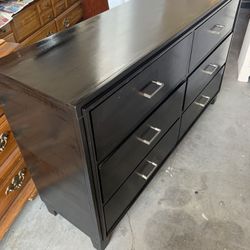 🌺🥰BLACK COLOR BEDROOM SET: DRESSER, CHEST, QUEEN SIZE  BED FRAME 🌹🌺