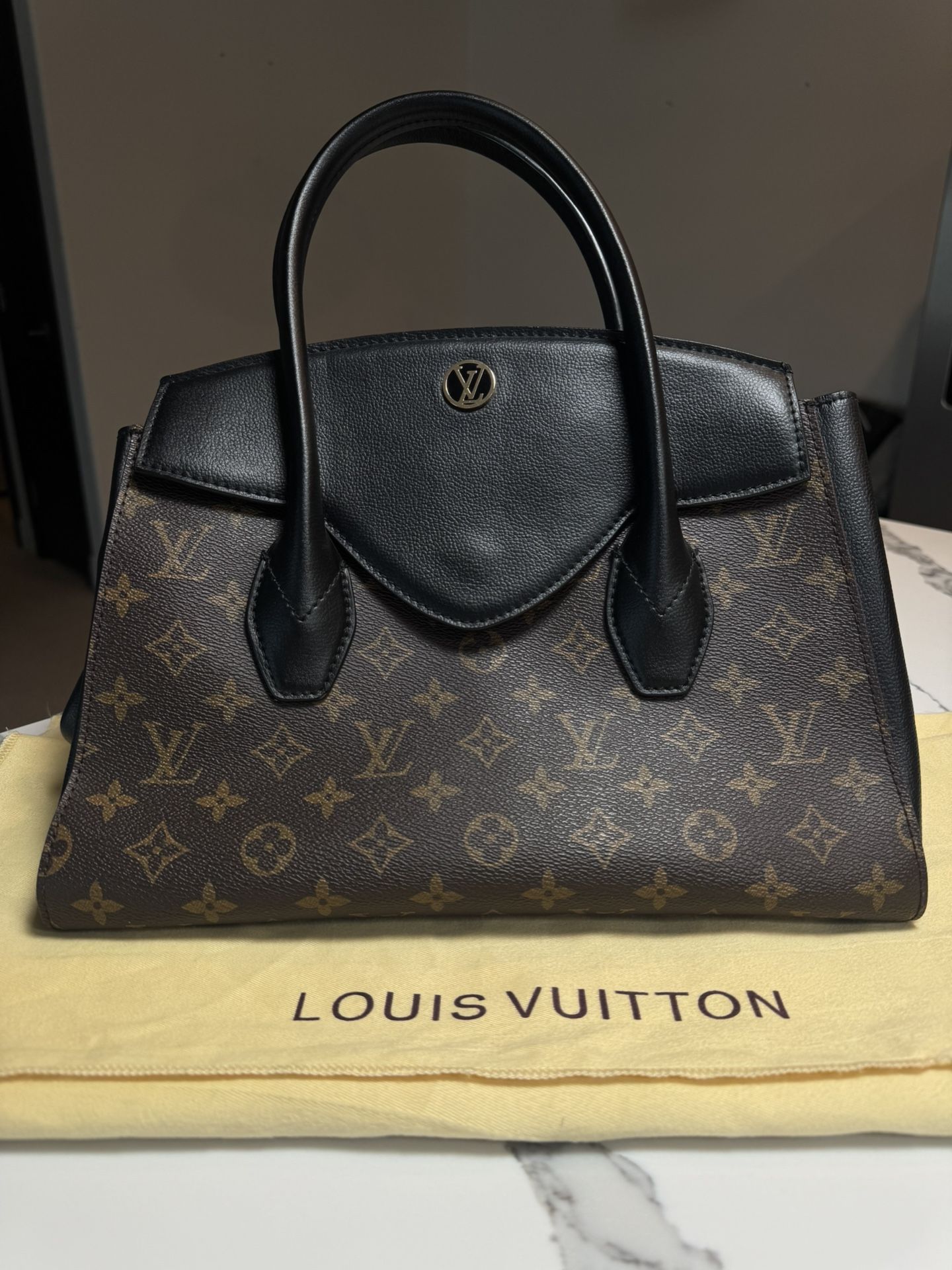 LOUIS VUITTON BAG 