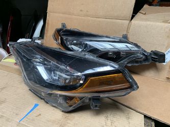Headlights Toyota Corolla 2017-19