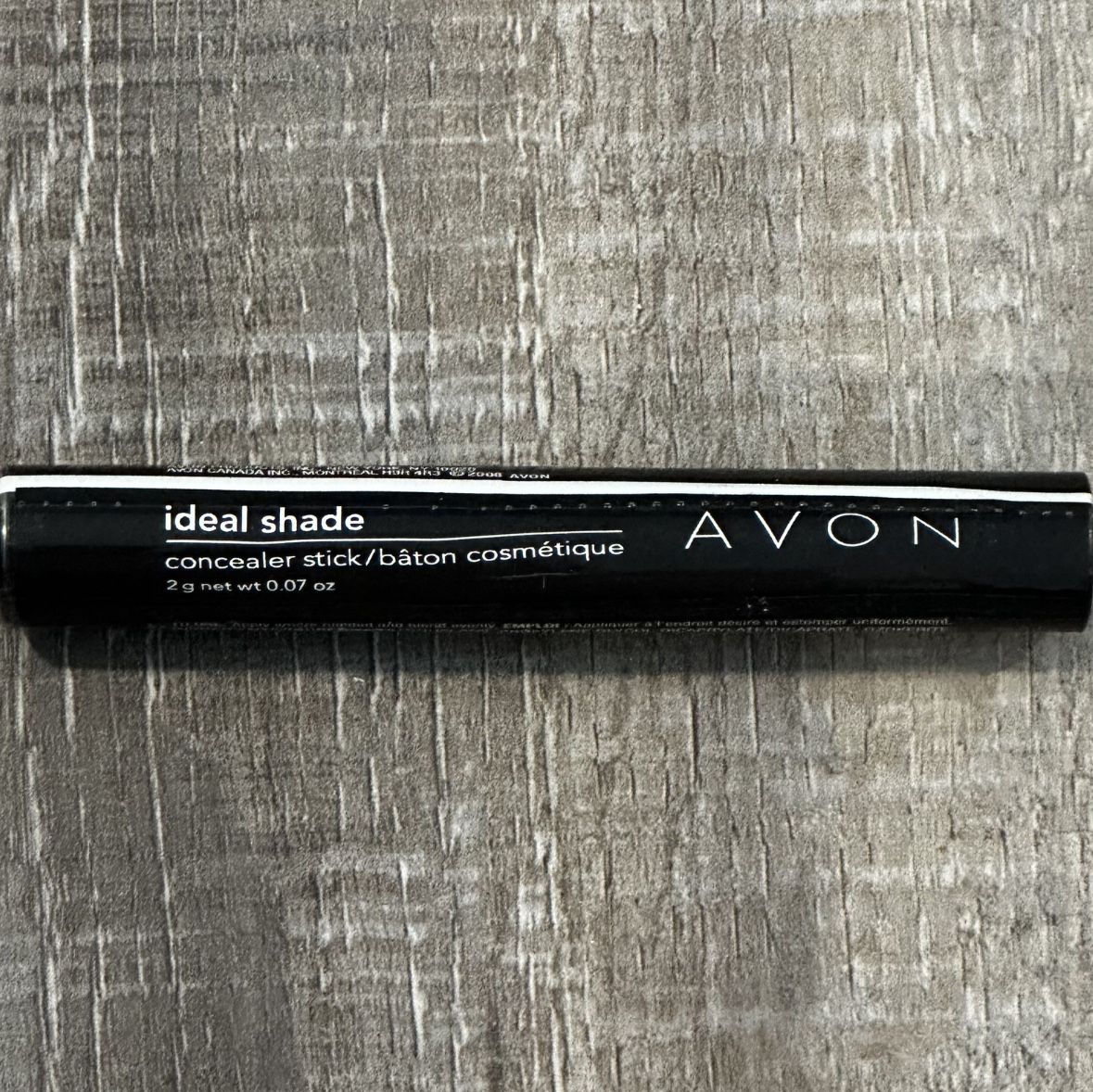 New Avon Ideal Shade Concealer Stick In Light