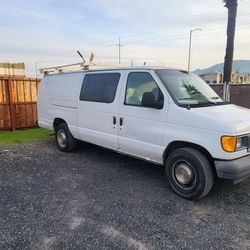 2003 Ford E-350
