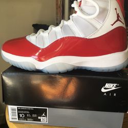 Air Jordan 11 (cherry)