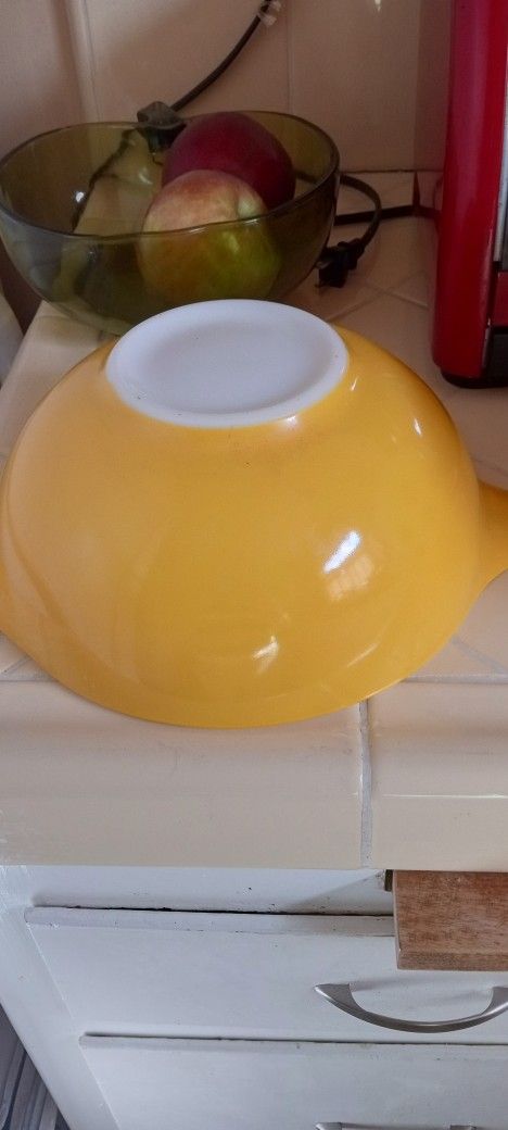 Vintage Pyrex Yellow Bowl