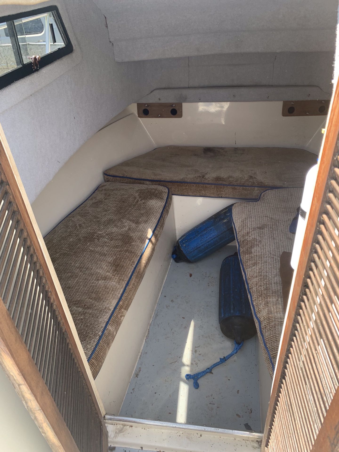 1987 cuddy cabin. Great striper boat comes with lorance fish finder 18