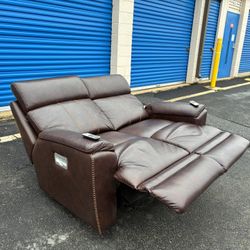 LAZYBOY LEATHER POWER RECLINER.