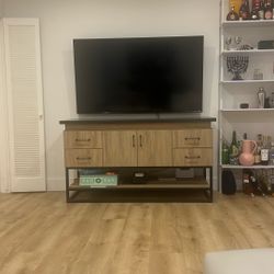 60 In Oak Bar/ Entertainment Media Console 
