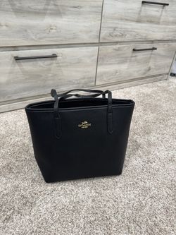 Coach Town Tote Bag Black Polished Pebble Leather Gold Trim