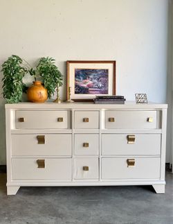 Cream 9 Drawer Dresser