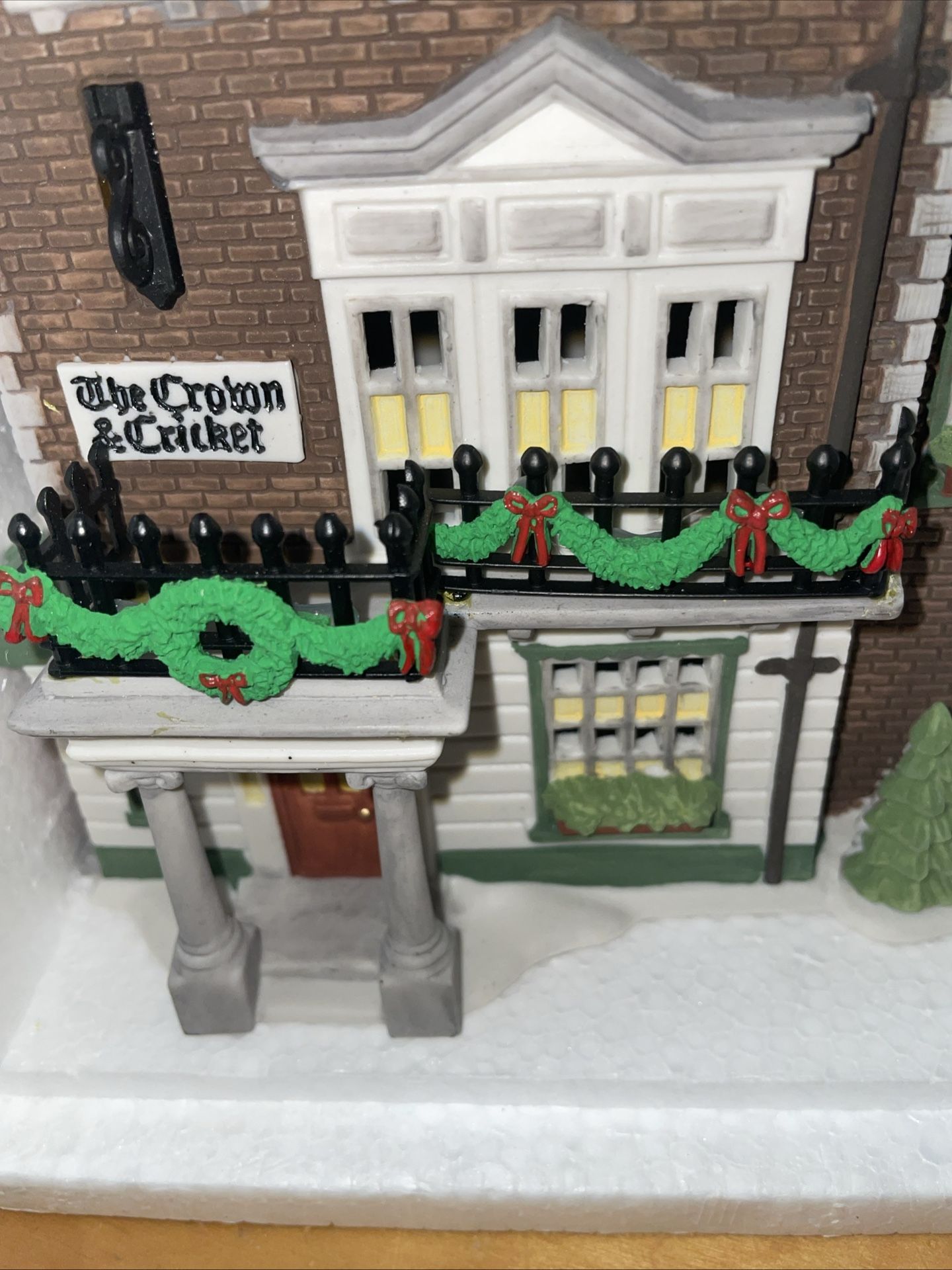 Department 56 Dickens Heritage Collection Crown & Cricket Inn 1st Edition 1992