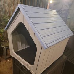 Outdoor Cat House Weatherproof Insulated Plastic Cat/small dog  House