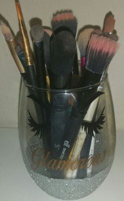Brush holder