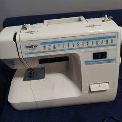 Brother Sewing Machine Works Excellent 
