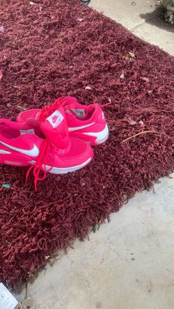 Bright Pink Nile Air Max Size6 Limited Edition Today’s 50$