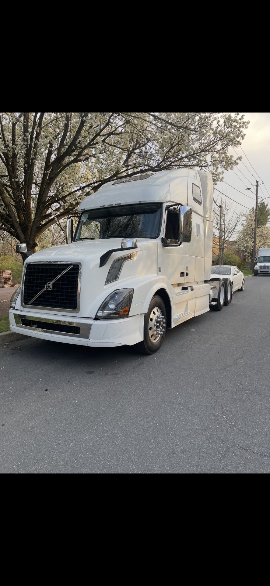 2016 Volvo VNL semi VNL 64T