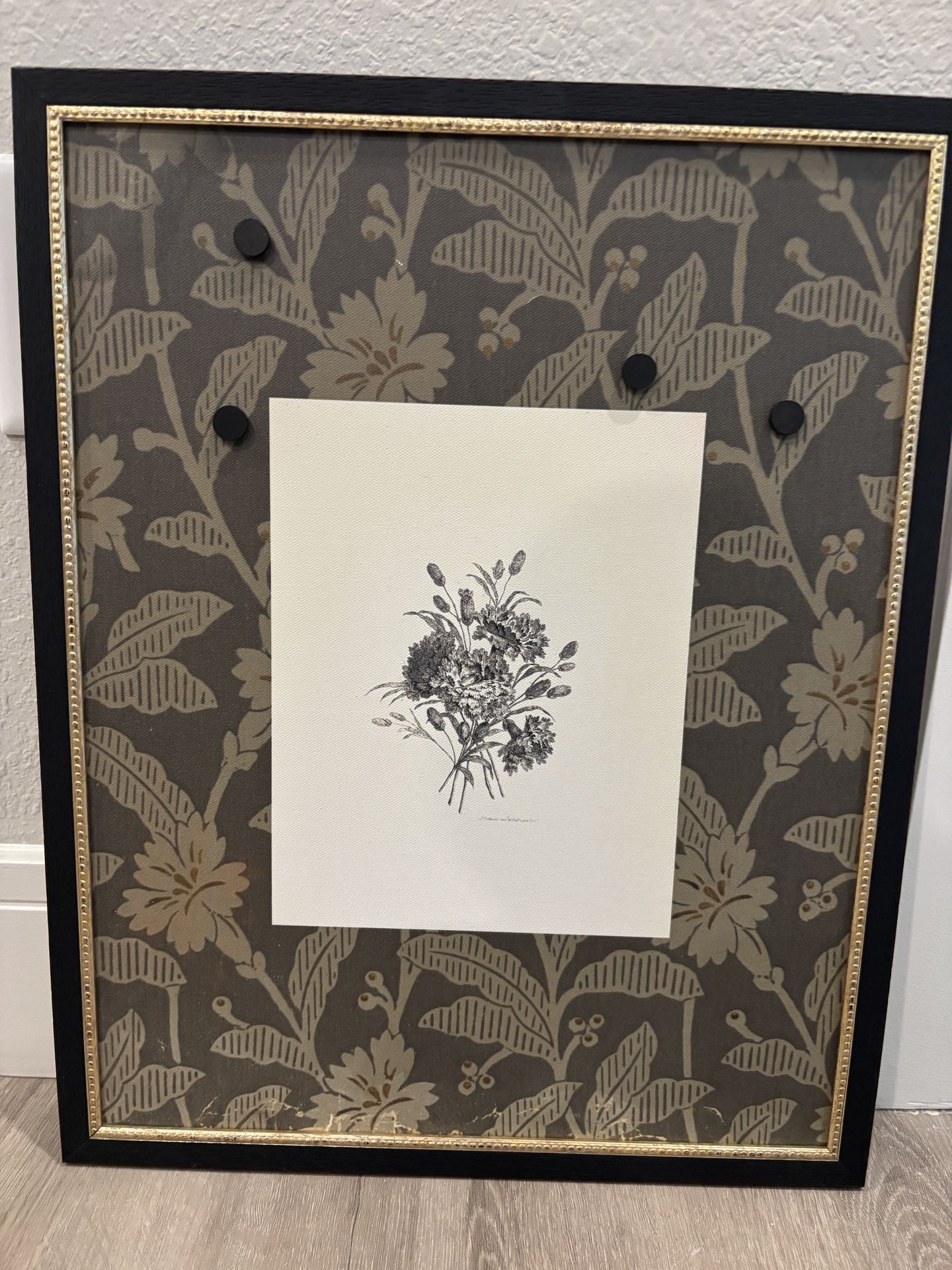 Magnetic Green Floral Wall Decor