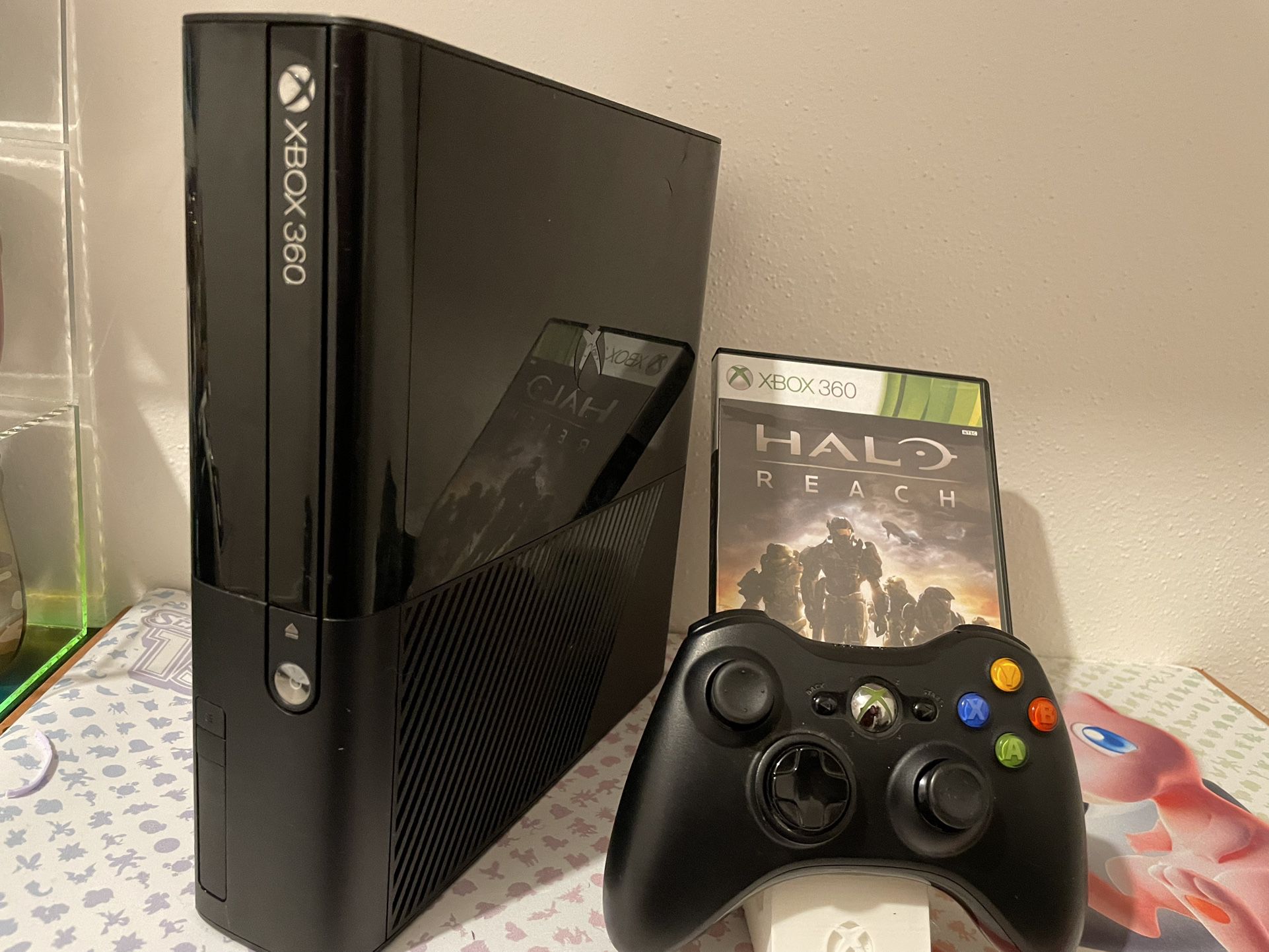 Xbox 360 Slim Halo Reach Bundle