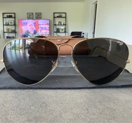 Ray Ban Aviator Classic Gold Frame Sunglasses (polarized)