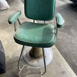 Antique Hair cutting Chair 