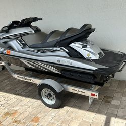 2015 Yamaha JetSki trailer included 3 seater cruiser