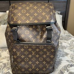 AUTHENTIC LOUIS VUITTON BACKPACK
