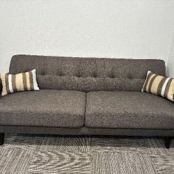 Couch - Excellent Condition 