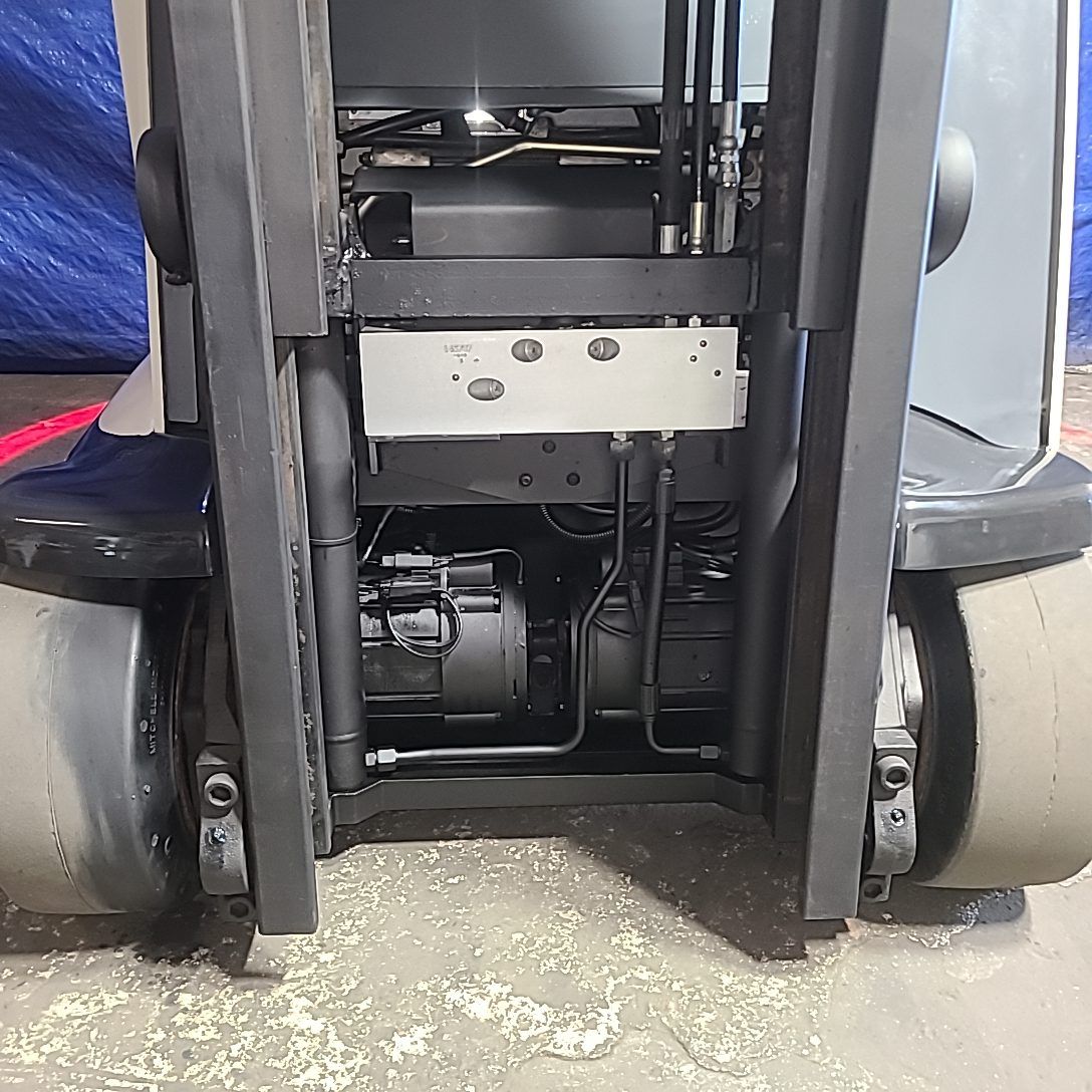 2016 Crown Electric Stand Up Forklift RC5535 30 With New Battery 12