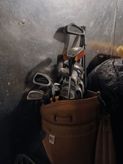 Golf clubs with case