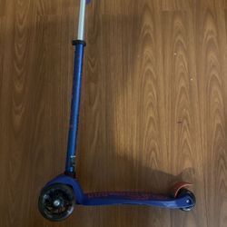Micro Maxi Deluxe Blue Scooter 