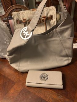 Michael kors purse and matching wallet