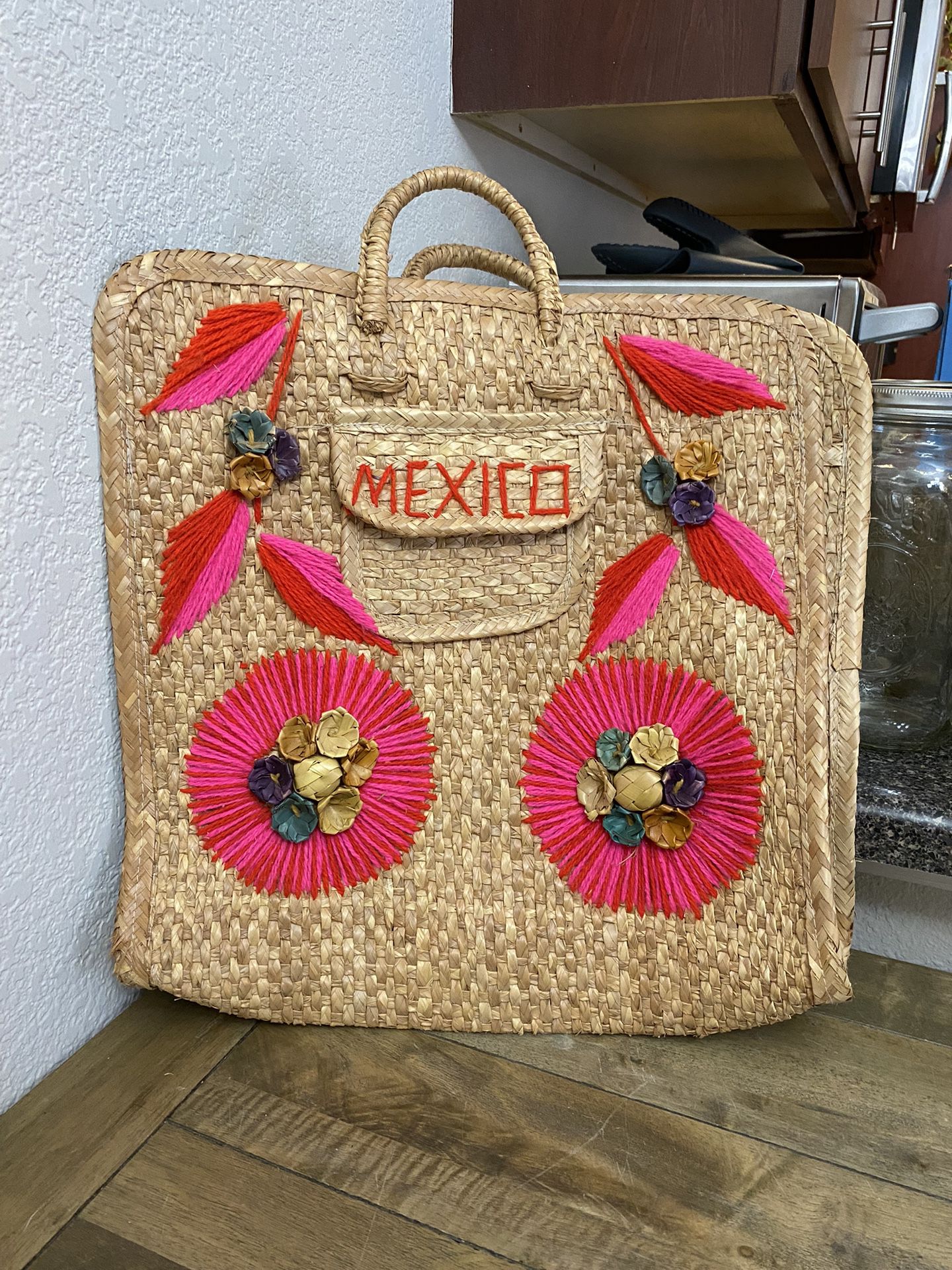 Vintage 1965 Woven Straw beach Bag From Mexico