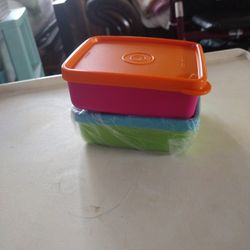 Small Containers For Children's Snacks