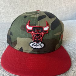 Chicago Bulls - Hardwood Classics - New Era 9Fifty - Snapback Hat - Camo & Red