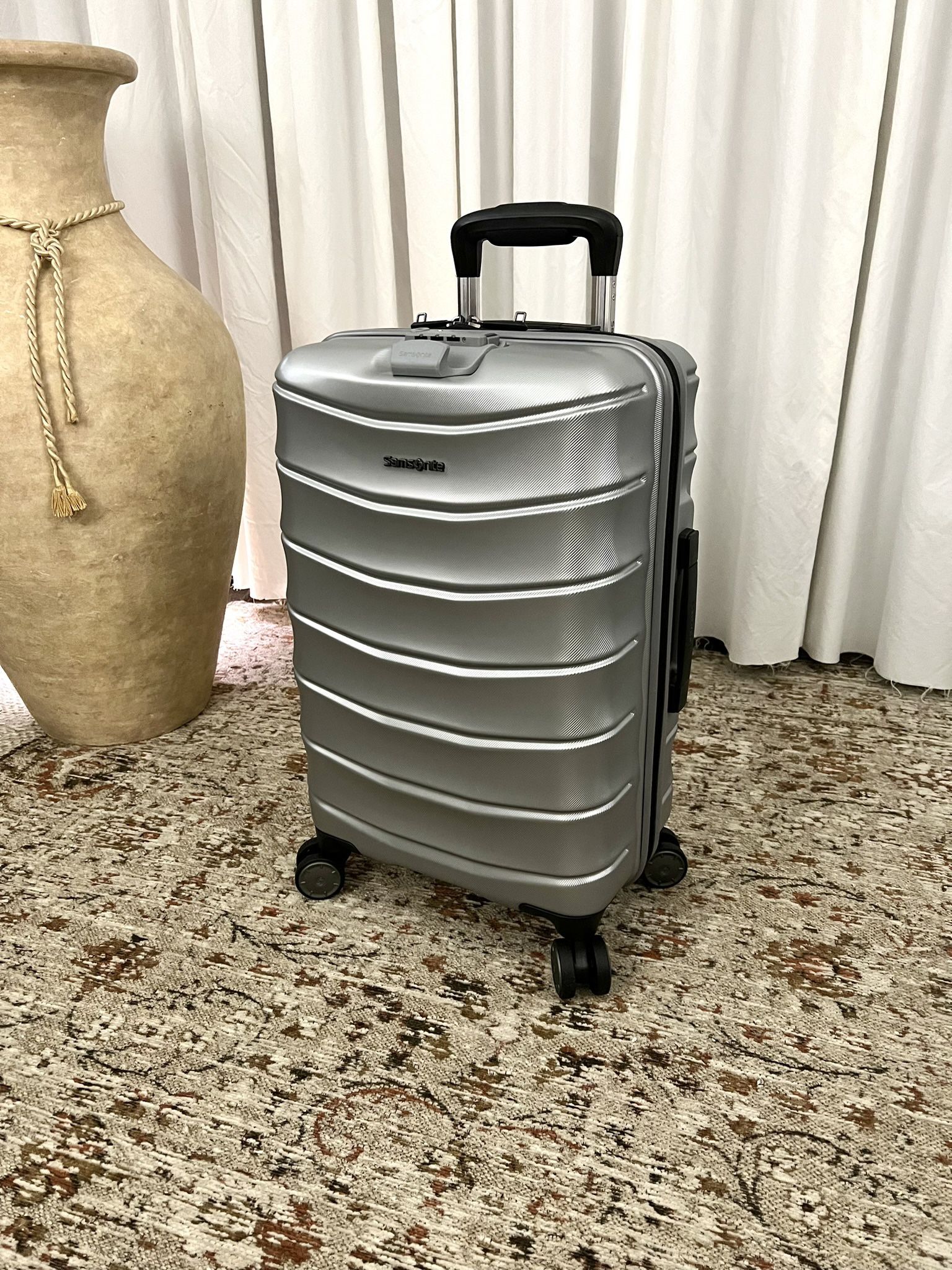 Samsonite Hardside Carry on Luggage