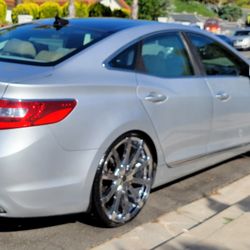 Hyundai Azera, Low Miles, Clean Title, Smogged, Registered, 22"rims, Touchscreen, Backup Camera 