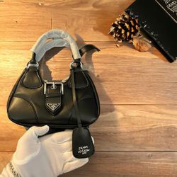 Longchamp Roseau Shoulder Bag for Sale in Phoenix, AZ - OfferUp