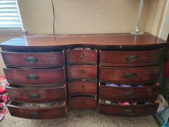 Vintage/antique 1940's Dixie Furniture Mahogany Bow Front Triple Dresser for Sale in Victorville, CA - OfferUp Vintage/antique 1940's Dixie Furniture Mahogany Bow Front Triple Dresser for Sale in Victorville, CA - OfferUp