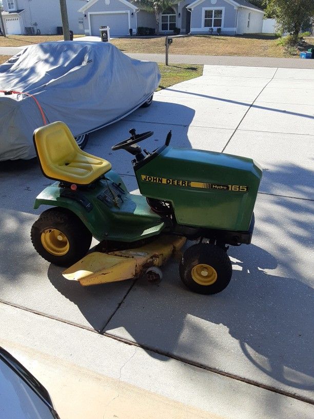 John Deere 165