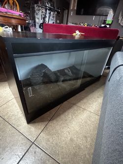 Reptile enclosure