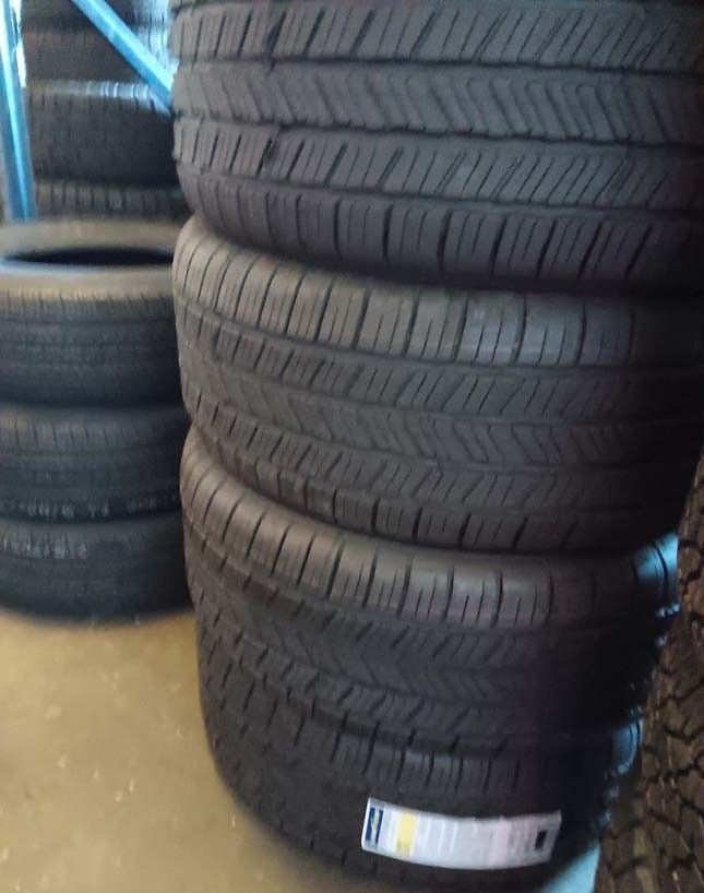 4 New Tires Good Year 275/55/20 Tires