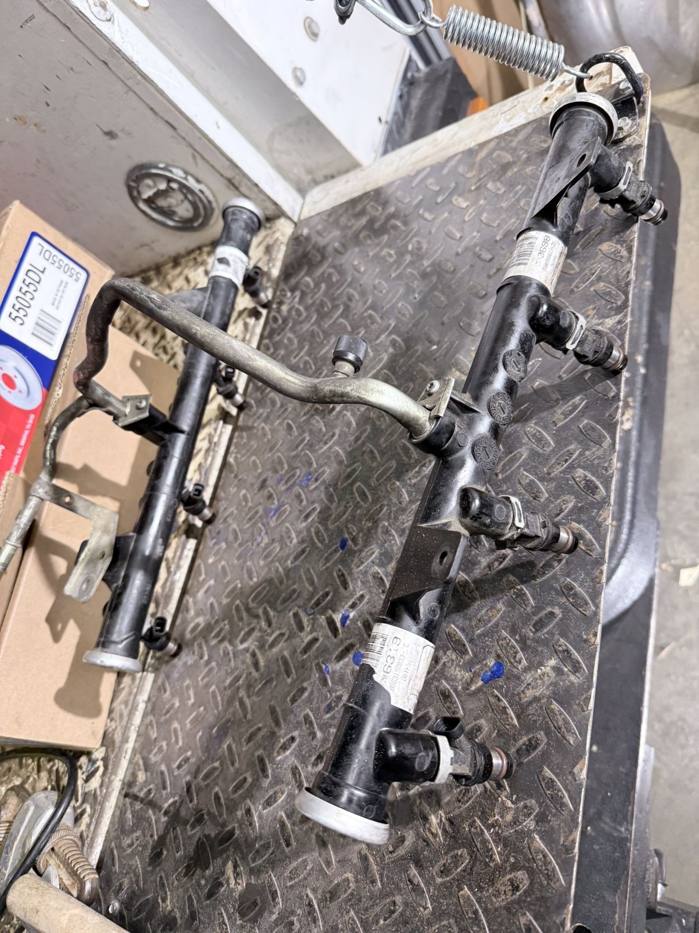 2006 Chevy Fuel Rails And Injectors In Good shape 20$