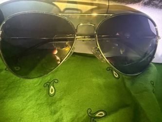 Sunglases