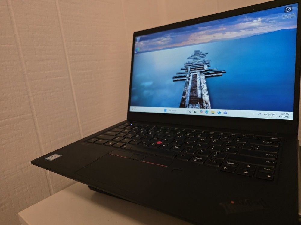 Lenovo X1 Carbon | i7 8th Gen | 16GB RAM | 512GB SSD | Touchscreen | Windows 11
