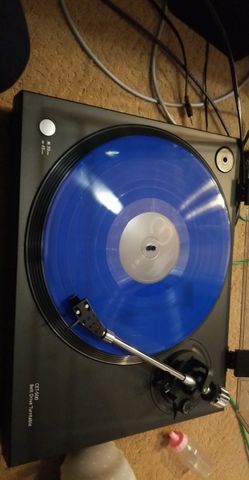 Connected essentials turntable