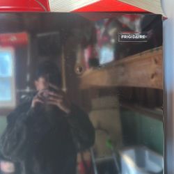 Frigidaire Refrigerator 